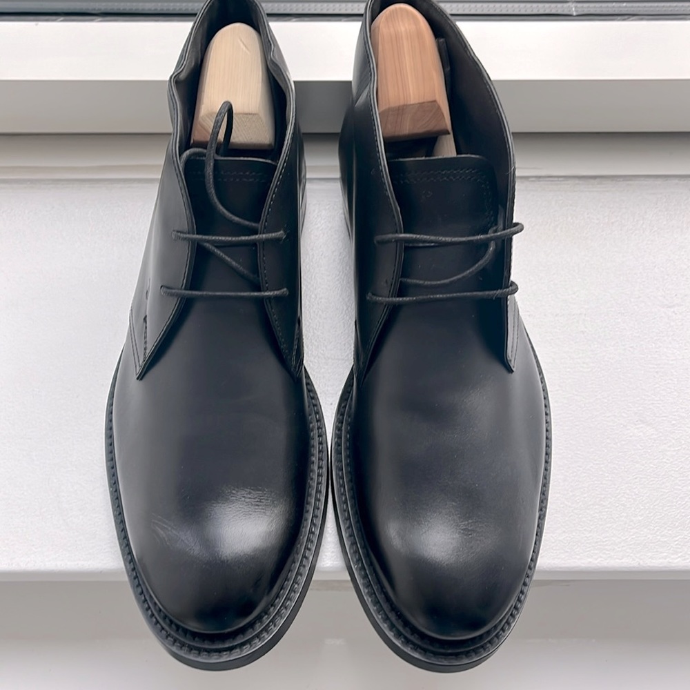 Tod’s - Desert Boots in Leather - Black